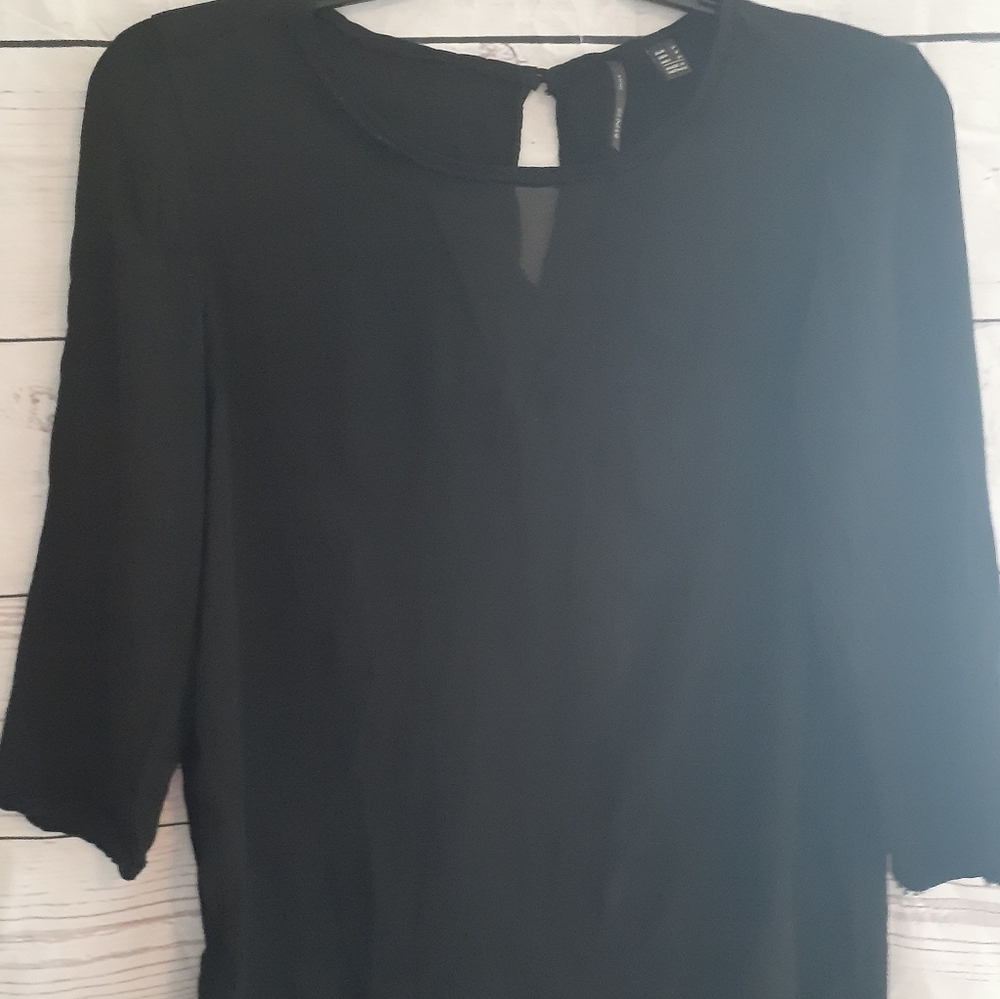 Black 3/4 sleeve top